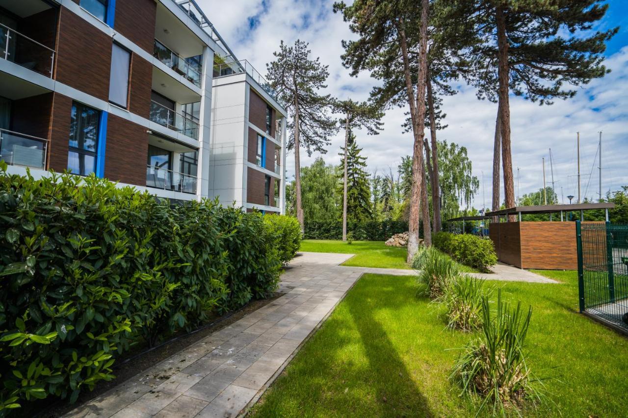 Mf Port Azur Wellness Apartments Шіофок Екстер'єр фото