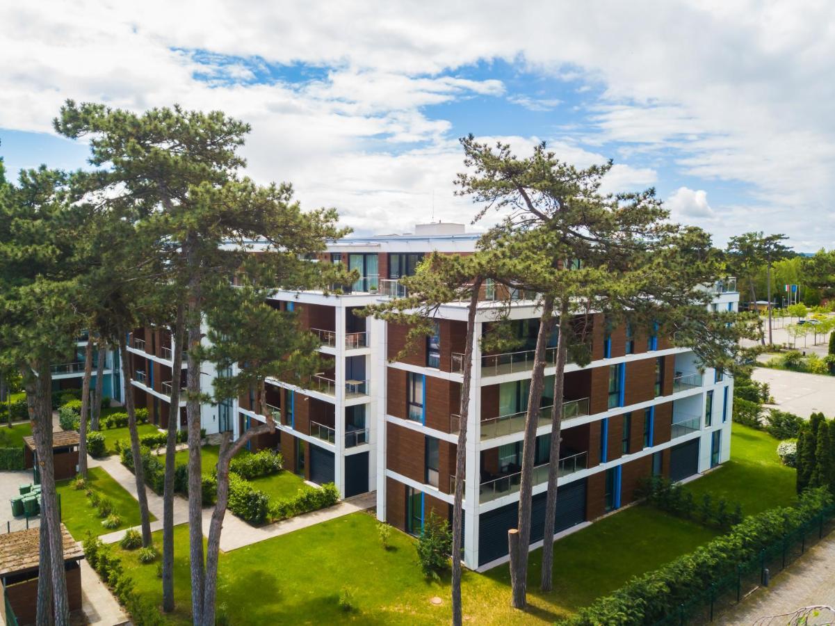 Mf Port Azur Wellness Apartments Шіофок Екстер'єр фото