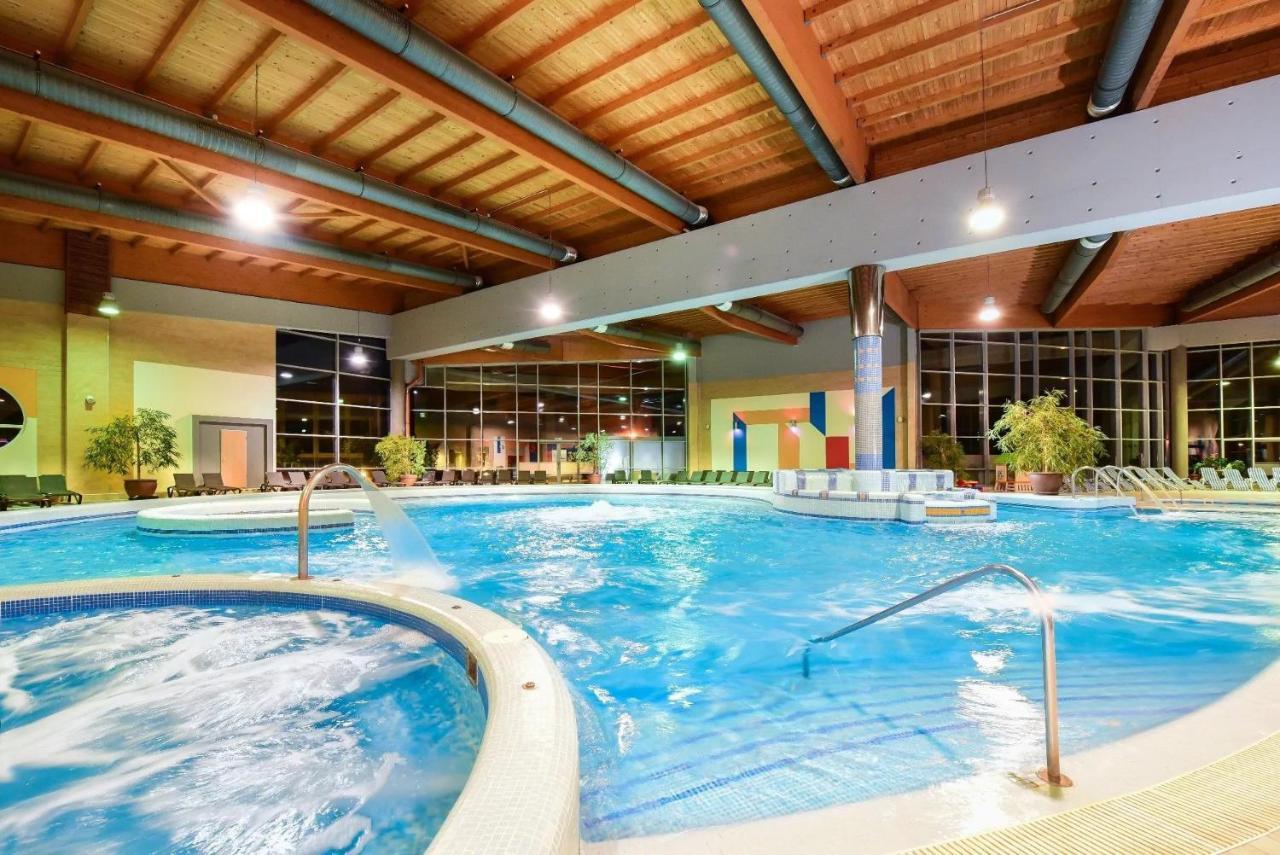 Mf Port Azur Wellness Apartments Шіофок Екстер'єр фото