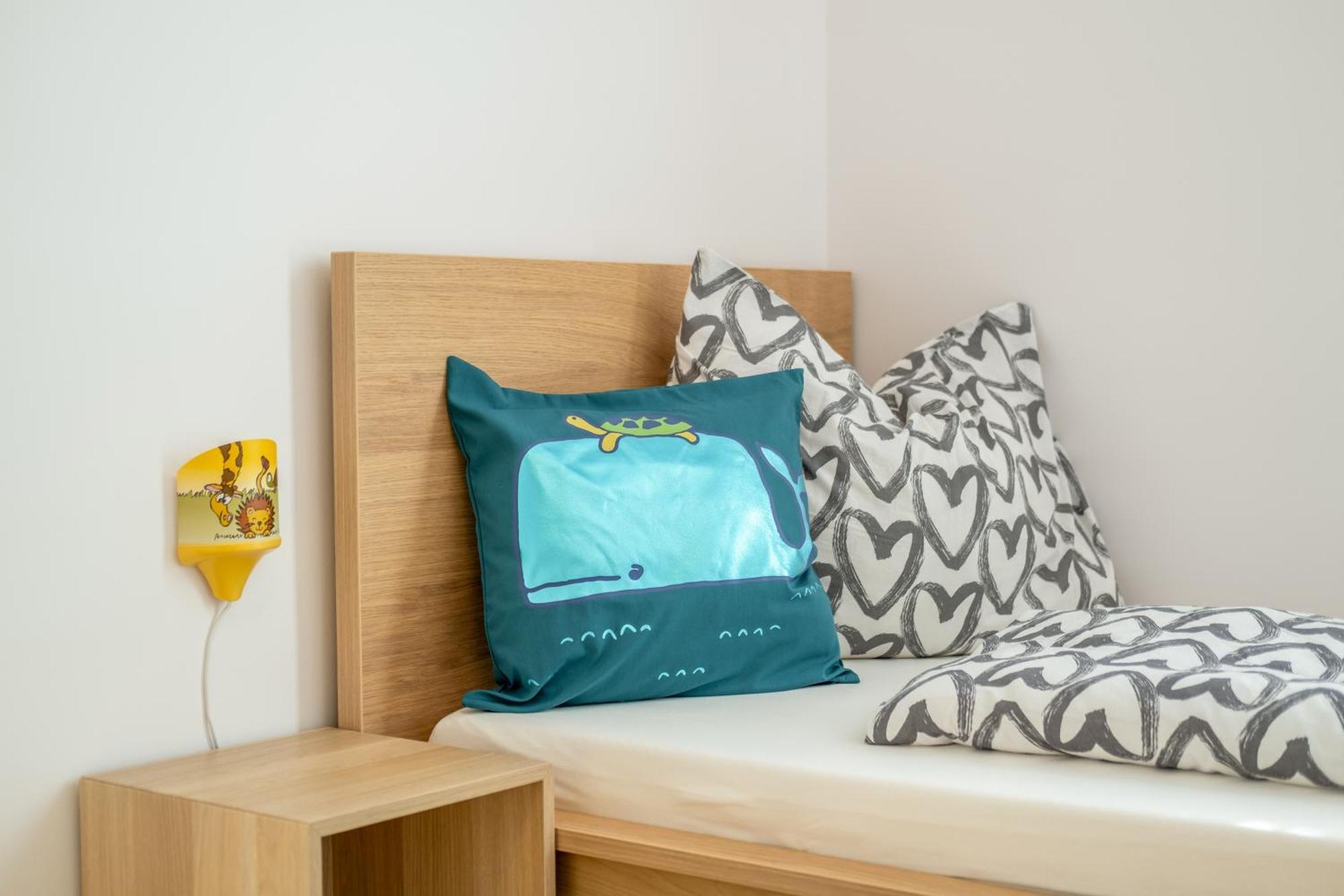 Mf Port Azur Wellness Apartments Шіофок Екстер'єр фото