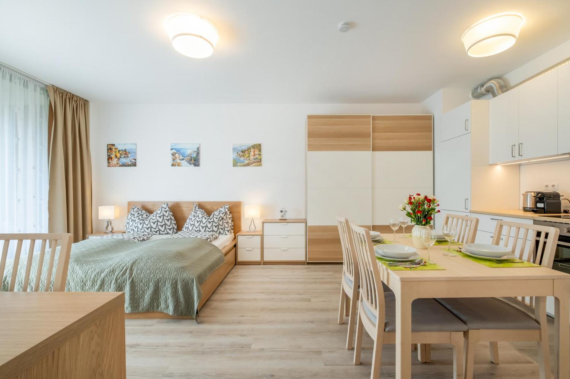 Mf Port Azur Wellness Apartments Шіофок Екстер'єр фото