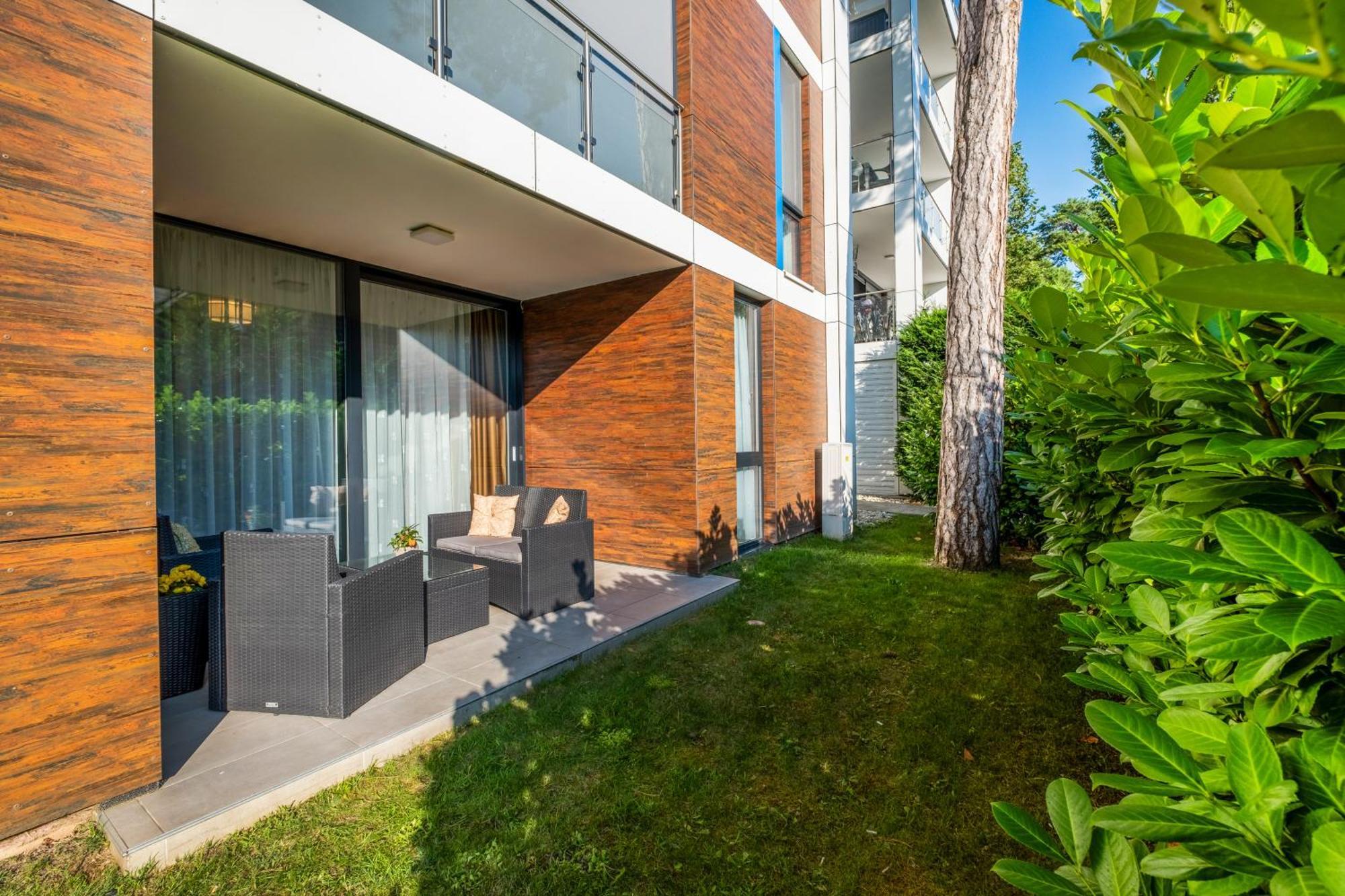 Mf Port Azur Wellness Apartments Шіофок Екстер'єр фото